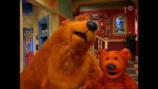 Nalle Har Ett Stort Blått Hus