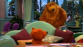 Nalle Har Ett Stort Blått Hus