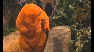 Nalle Har Ett Stort Blått Hus